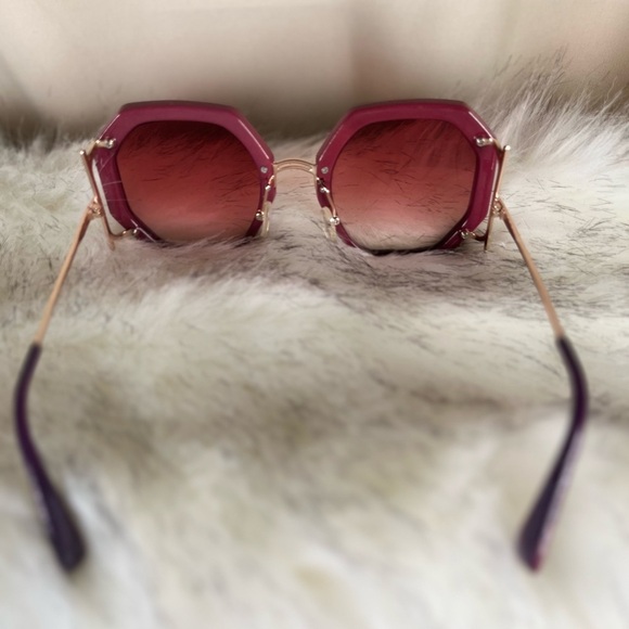 Chic Black Sunglasses for Women - Picture 5 of 7